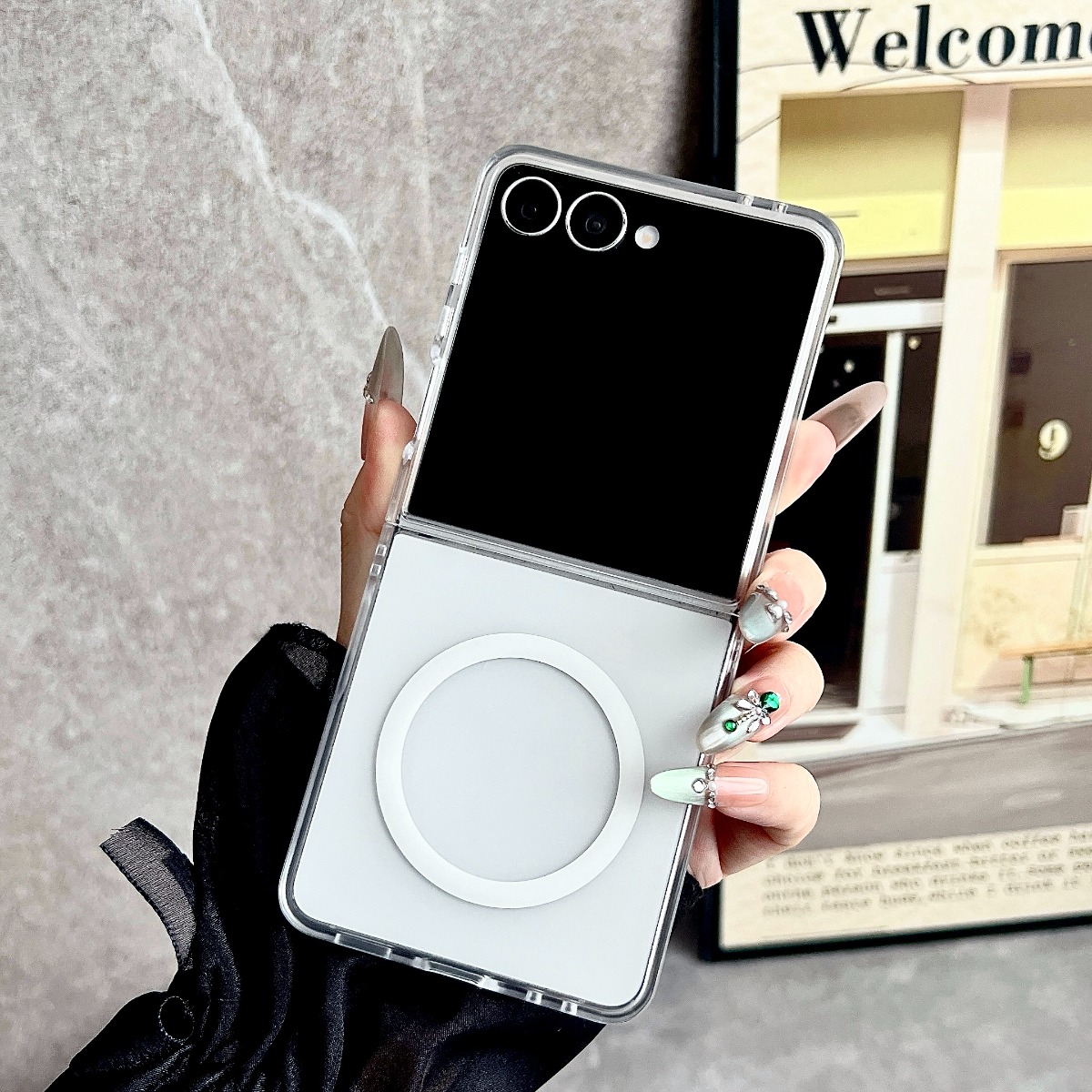Flip8 高級マット仕上げ Magsafe対応 磁気クリア - Matte Frosted Case のレビューと価格