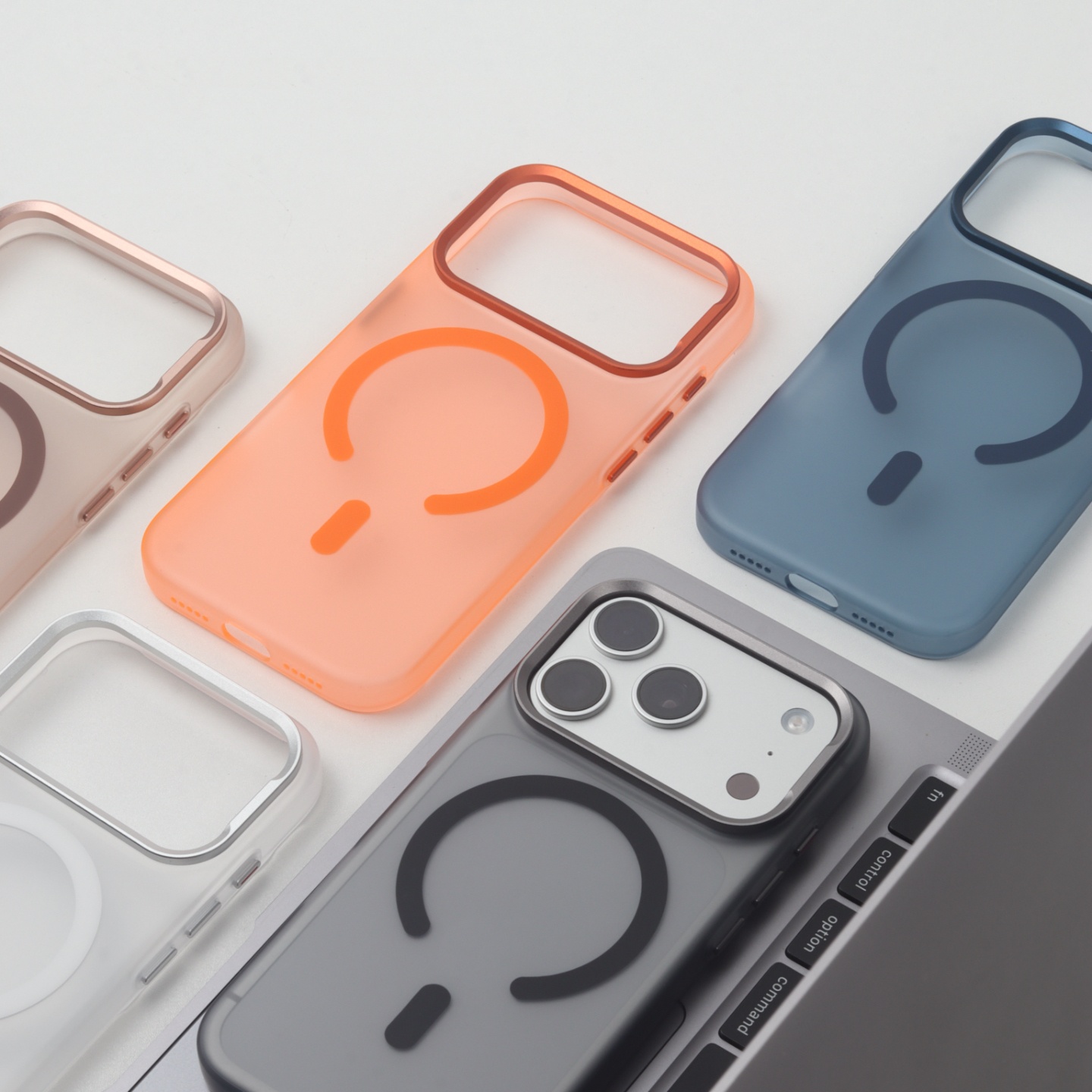 メタルレンズマットフロスト半透明Magsafe対応iPhon - Matte Frosted Case のレビューと価格