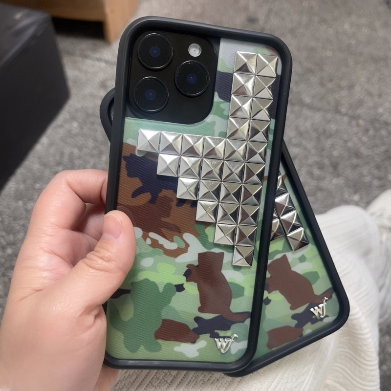 ワイルドフラワー3Dシルバーソリッドリベットキトゥンカモ柄i - Phone Cases Wildflower のレビューと価格