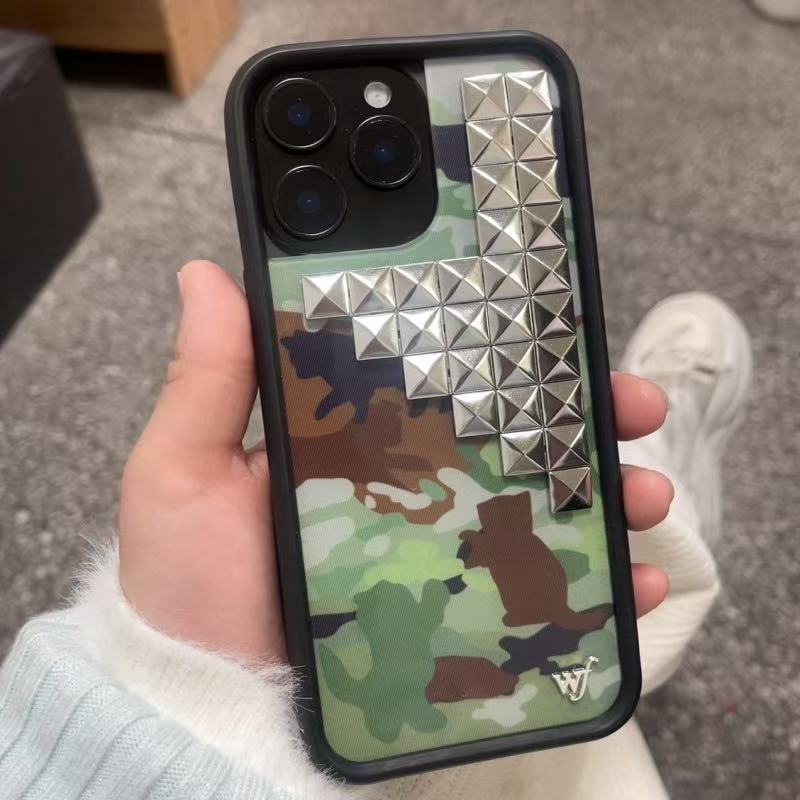 ワイルドフラワー3Dシルバーソリッドリベットキトゥンカモ柄i - Phone Cases Wildflower のレビューと価格