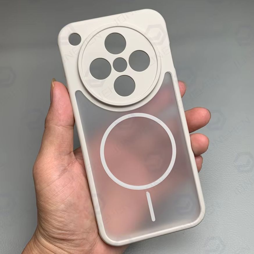 Magsafe 用磁気充電フロストアーマーケース OPPO  - Matte Frosted Case のレビューと価格