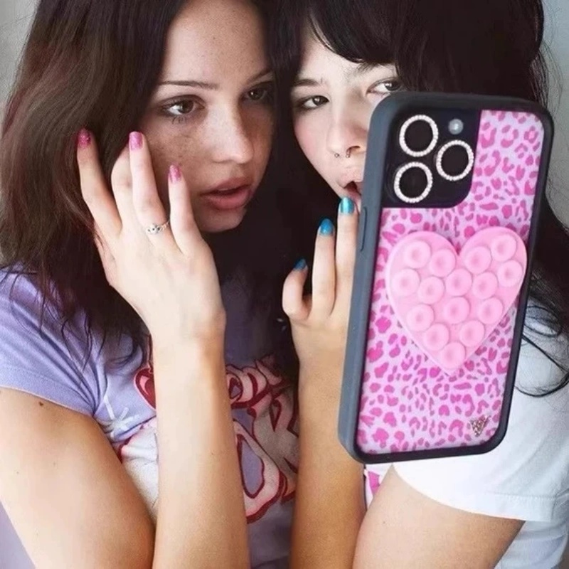 ワイルドフラワー キュート ブラック ピンク ラブ シリコン - Phone Cases Wildflower のレビューと価格